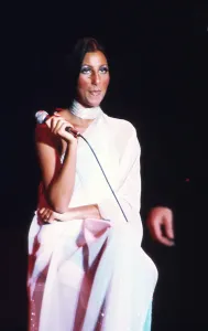 Famous Female Singers Drucke: Cher Performing