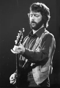 Eric Clapton Live Performance Drucke: Clapton Performs
