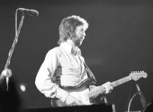 Eric Clapton Live Performance Drucke: Clapton Performs