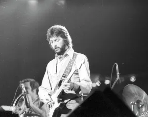 Eric Clapton Live Performance Drucke: Clapton Performs