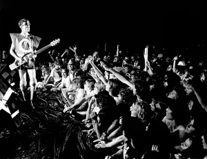 Classic Punk Rock Bands Drucke: Devo Performing