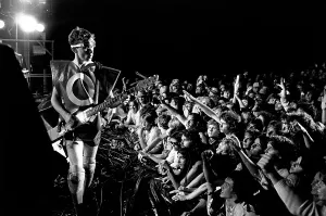 Classic Punk Bands Drucke: Devo Performing