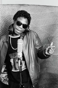 Recording Studio Equipment Drucke: Doug E. Fresh In The Studio