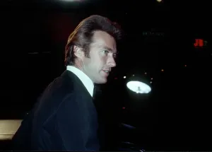 Retro Hollywood Glamour Drucke: At An Event