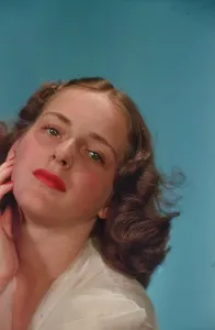 Retro Model Photography Drucke: MODEL POSING IN 1938
