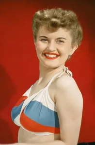 Classic Model Poses Drucke: MODEL POSING IN 1938