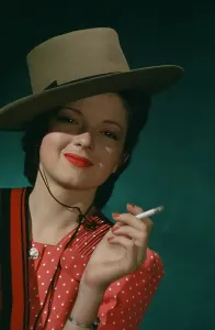 Old Hollywood Glamour Style Drucke: MODEL POSING IN 1938