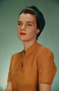 Vintage Model Posing Drucke: MODEL POSING IN 1938