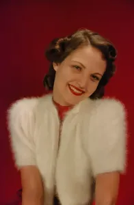 Vintage Model Posing Drucke: MODEL POSING IN 1938