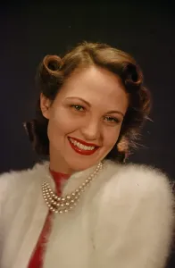 Classic Model Poses Drucke: MODEL POSING IN 1938