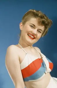 Fashion Models Of The Past Drucke: MODEL POSING IN 1938