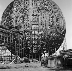 Iconic NYC Buildings Drucke: The Perisphere Under Construction