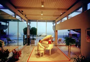 Italian Composer Drucke: Photo of Giorgio Moroder