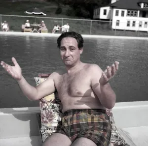 Retro Entertainment Photography Drucke: Sid Caesar Portrait