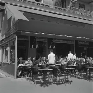 Vintage Paris Street Scene Drucke: Spring In Paris