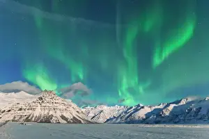 Northern Lights Over Mountains Drucke: Needles in Sky