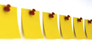 White Background Office Supplies Drucke: Notes with push pins, 3D rendering