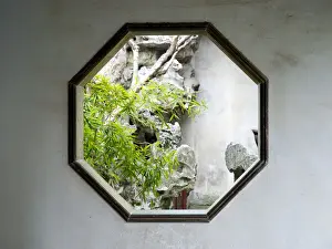 Chinese Culture Landmarks Drucke: Octagonal window