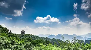 Hunan Province China Drucke: Pavilion on the mountain top