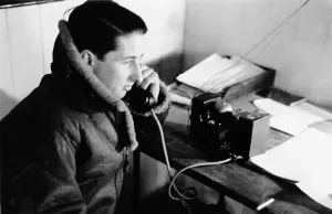 World War II Drucke: The Alarm Is Given
