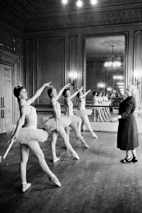 Black And White Ballet Photos Drucke: Ballet Class