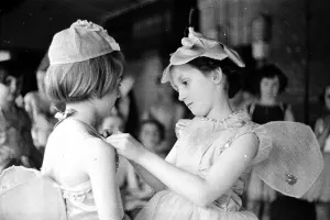 Black And White Ballet Photos Drucke: Ballet Class