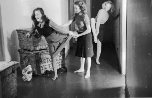 Black And White Ballet Photos Drucke: Ballet Class
