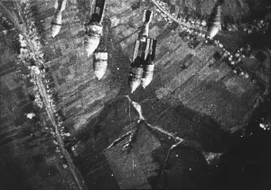 Russian Conflict Images Drucke: Bombs Dropping