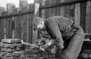 Landscape Format Images Drucke: Brick Breaking