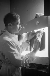 Medical Equipment Inspection Drucke: Checking Diagnosis