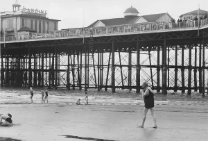 British Seaside Drucke: Cold Bathers