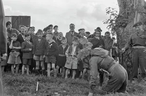 Maidstone Kent History Drucke: Conscript On Assault Course