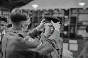 Getty Images Hulton Archive Drucke: Conscript With Beret