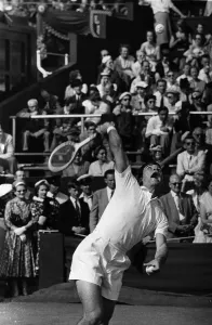 British Tennis History Drucke: Cooper Serves
