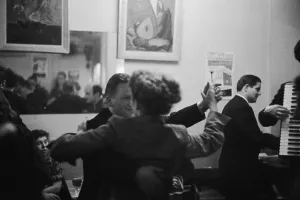 London Street Scenes 1950s Drucke: Dancing In Soho