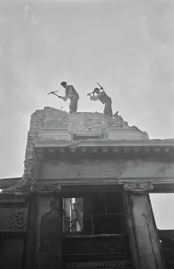 WWII Destruction Drucke: Demolition In Progress