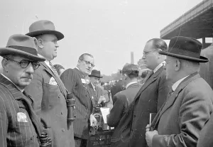 Horse Racing In England Drucke: Derby Bookmakers