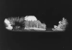 World War II Battlefield Drucke: Exploding Guns