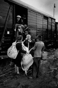 World War II Evacuation Drucke: Germans Return