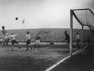 Manchester United Football Drucke: Goalward Header