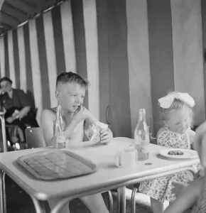 Hulton Archive Getty Images Photos Drucke: Heatwave, 1952