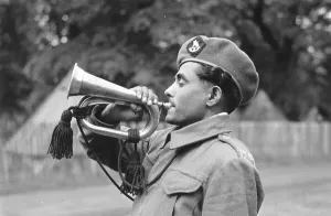 Vintage Musical Instrument Drucke: Indian Bugler