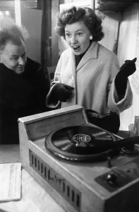 British Singer Drucke: DJ Ruby Murray