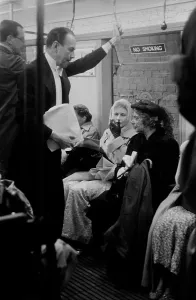 London Underground History Drucke: Upper Class Using Tube Train During Coronation, 1953