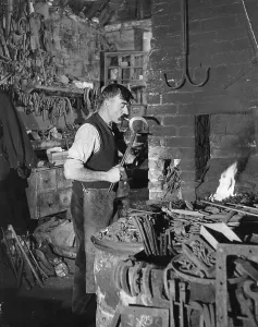 English Village Life Drucke: Blacksmith