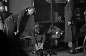 Female Police Officer Drucke: Getting Ready