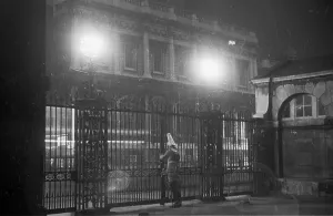 British Army Soldier Drucke: Locking Up