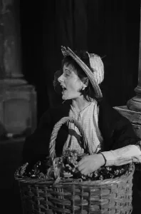 Classic Theatre Performances UK Drucke: Mitchell As Doolittle