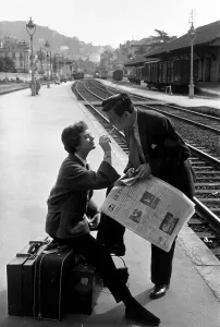 Vintage Travel Photos Drucke: Platform Cigarette