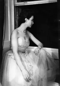 British Film Stars Drucke: Sitting At Window